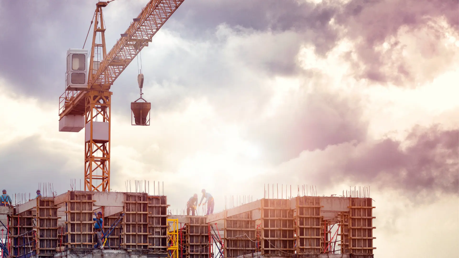 Produção na construção cresce 2,6% em novembro