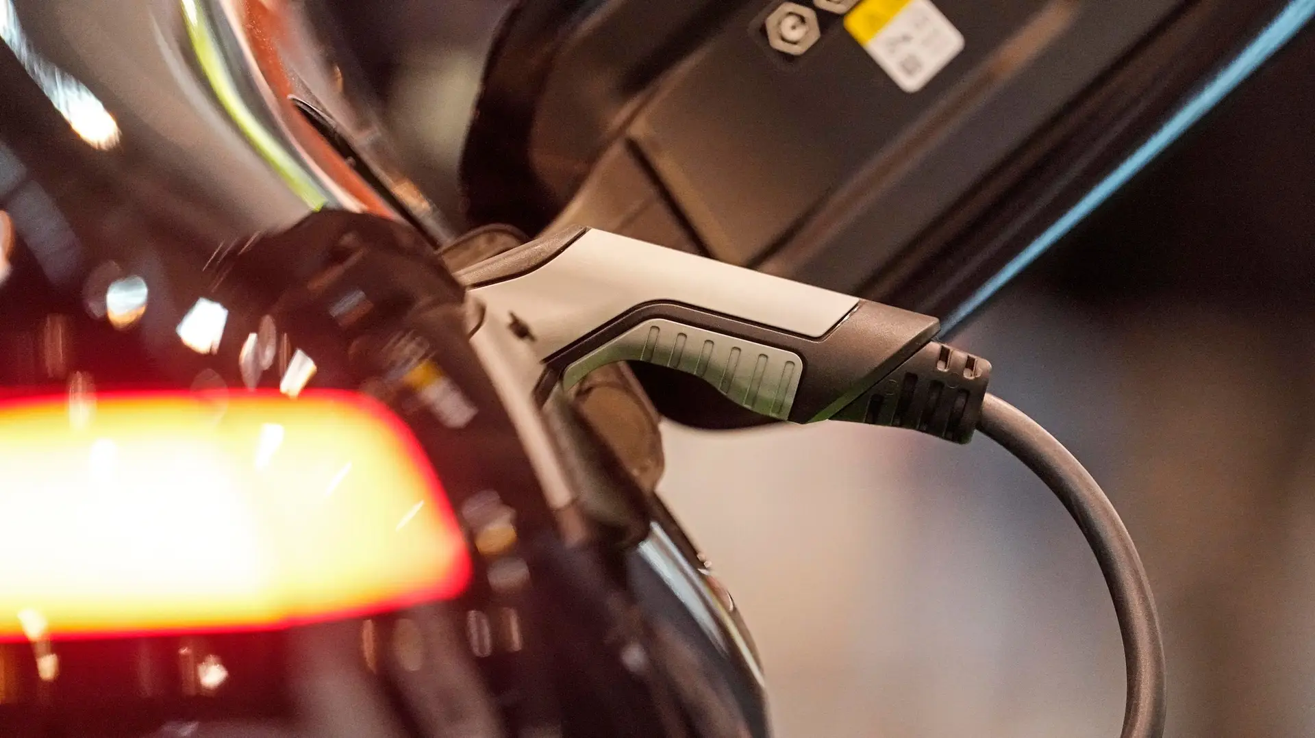E se carregar um elétrico fosse mesmo tão caro como atestar o depósito?