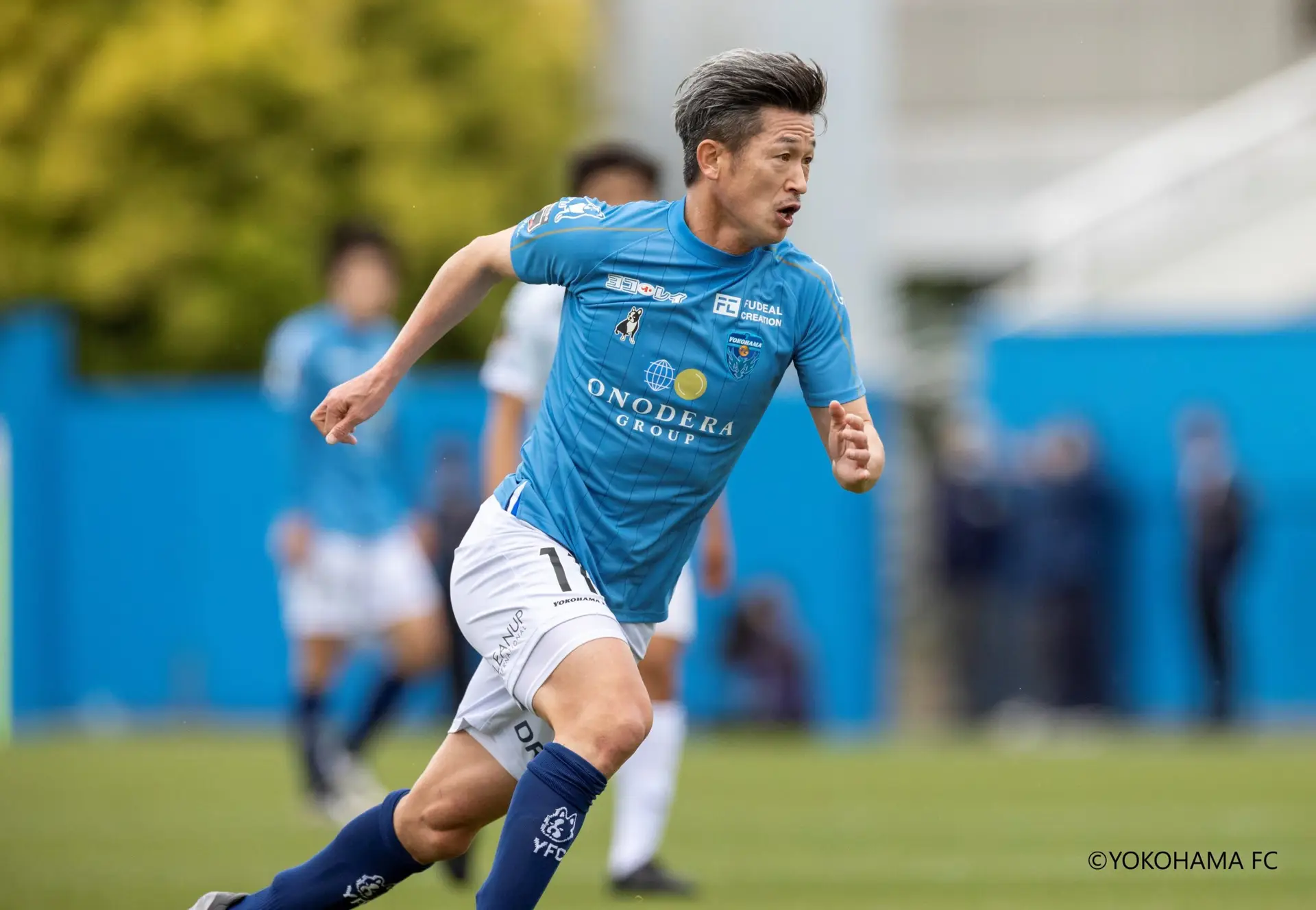 Futebolista japonês transferido para novo clube aos 54 anos