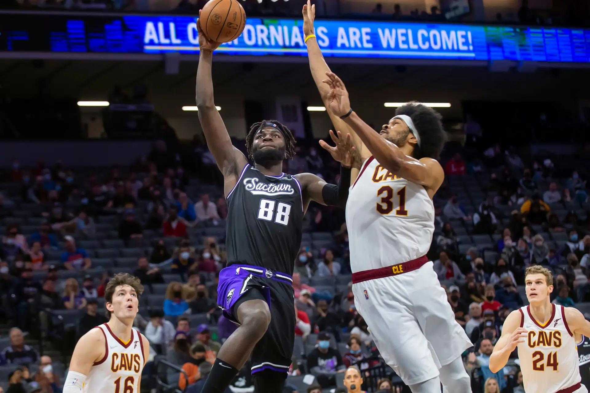 Neemias Queta marca primeiros pontos na NBA