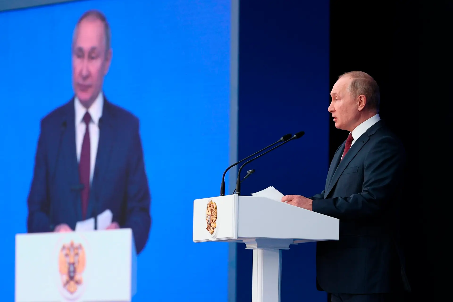 Rússia anuncia que vai prosseguir com exercícios militares na fronteira com a Ucrânia