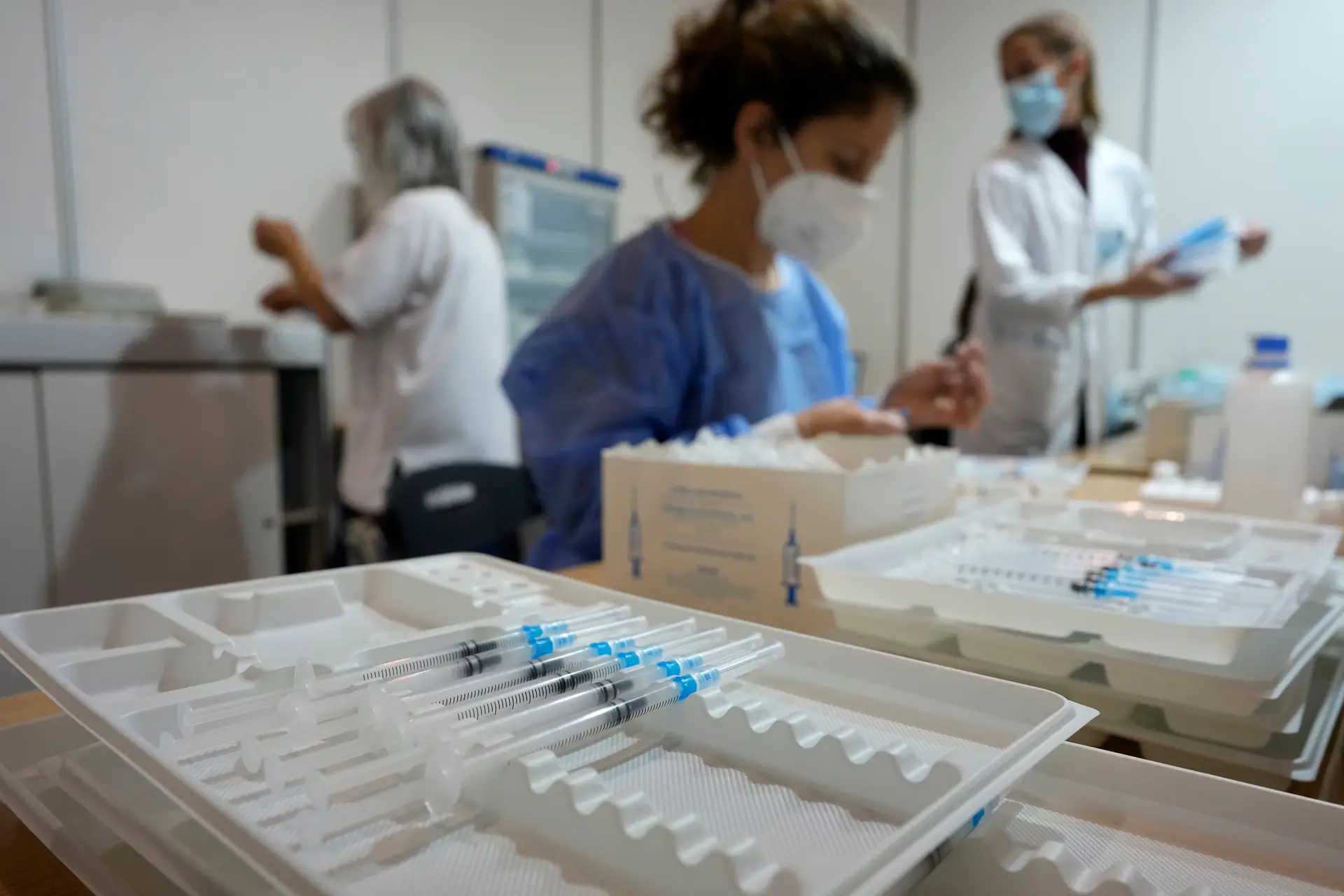 Covid-19: norma da DGS não prevê, por enquanto, doses de reforço para crianças