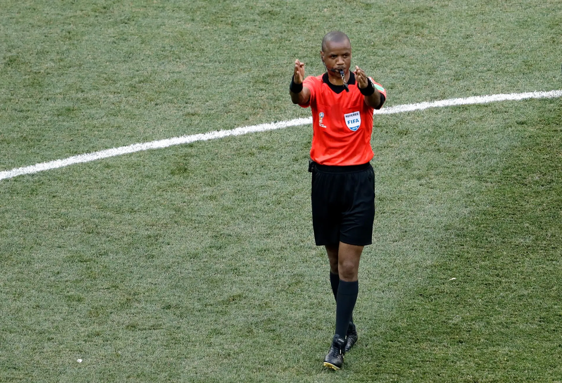 Árbitro do polémico Tunísia-Mali hospitalizado