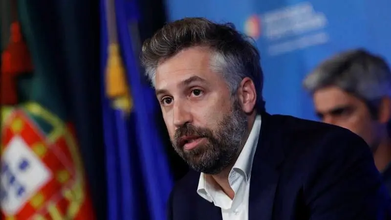 “Rui Rio deixava a TAP falir e abria outra ao lado”, Pedro Nuno Santos responde ao líder do PSD