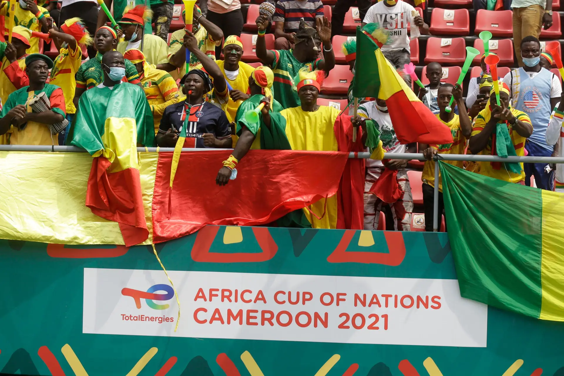 Salima Mukansanga será a 1ª mulher a arbitrar um jogo da Taça das Nações Africanas