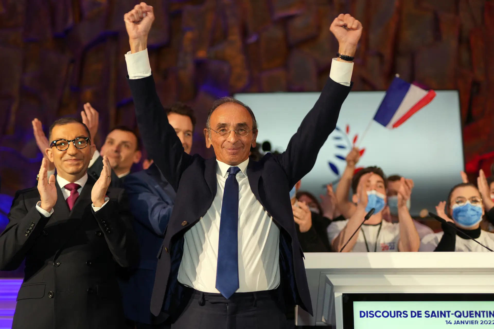 Éric Zemmour candidato presidencial da extrema-direita francesa condenado por incitação ao ódio