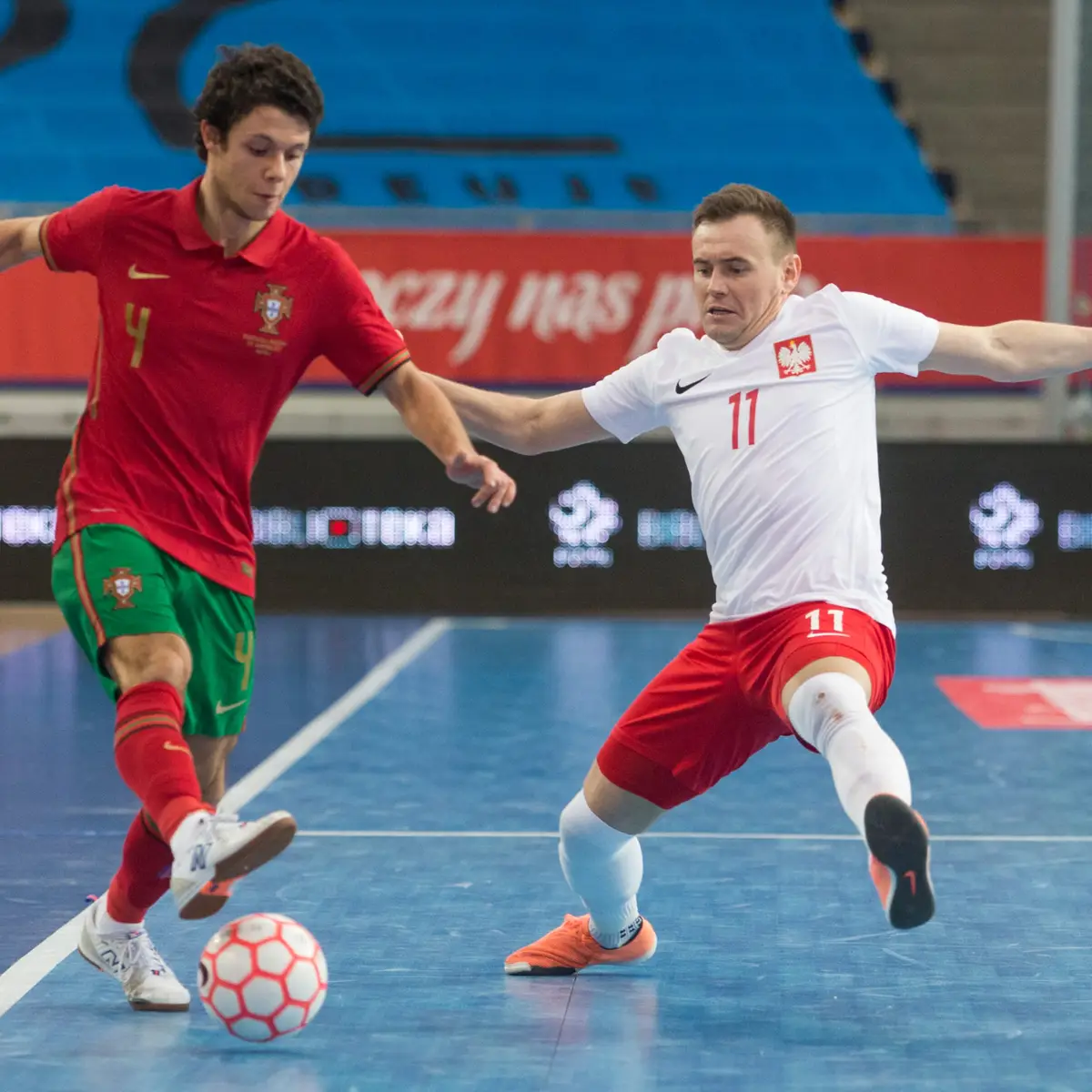 Futsal joga-se com a cabeça, não é com os pés”. Entrevista a João