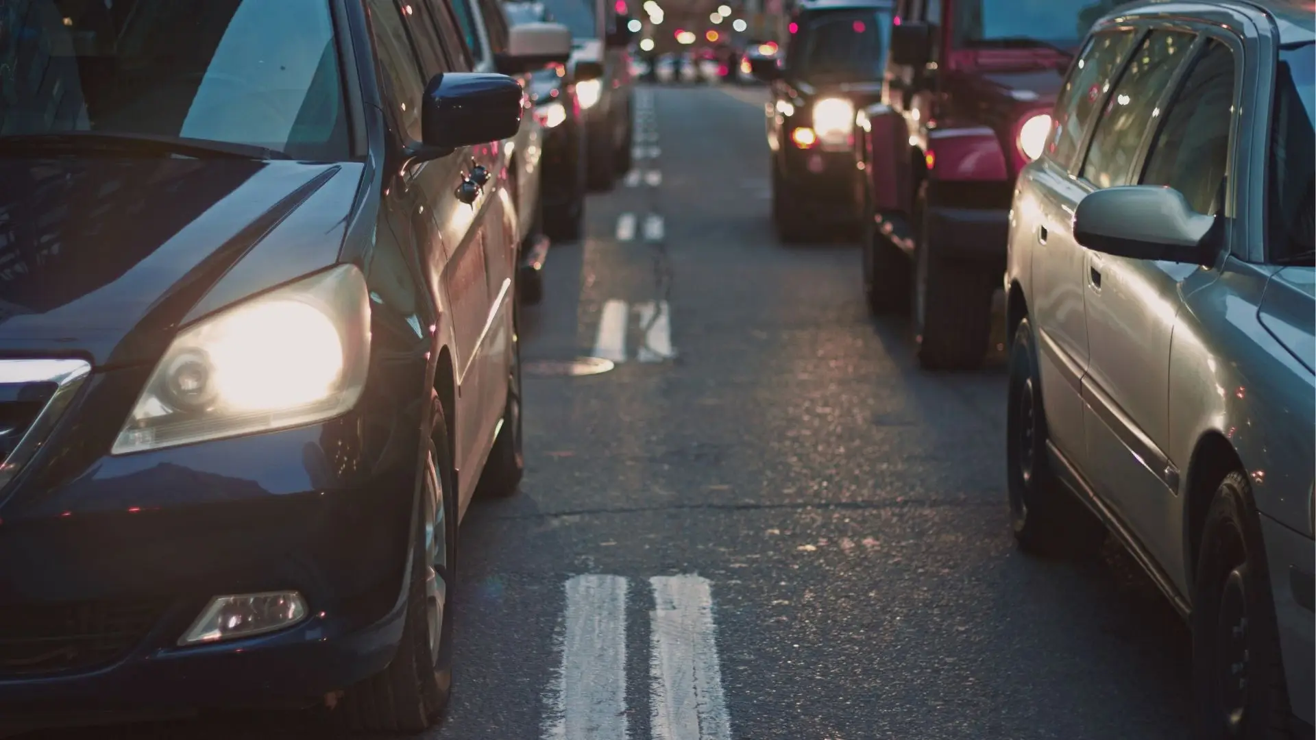 Londres identifica poluição automóvel como alvo para atingir neutralidade carbónica