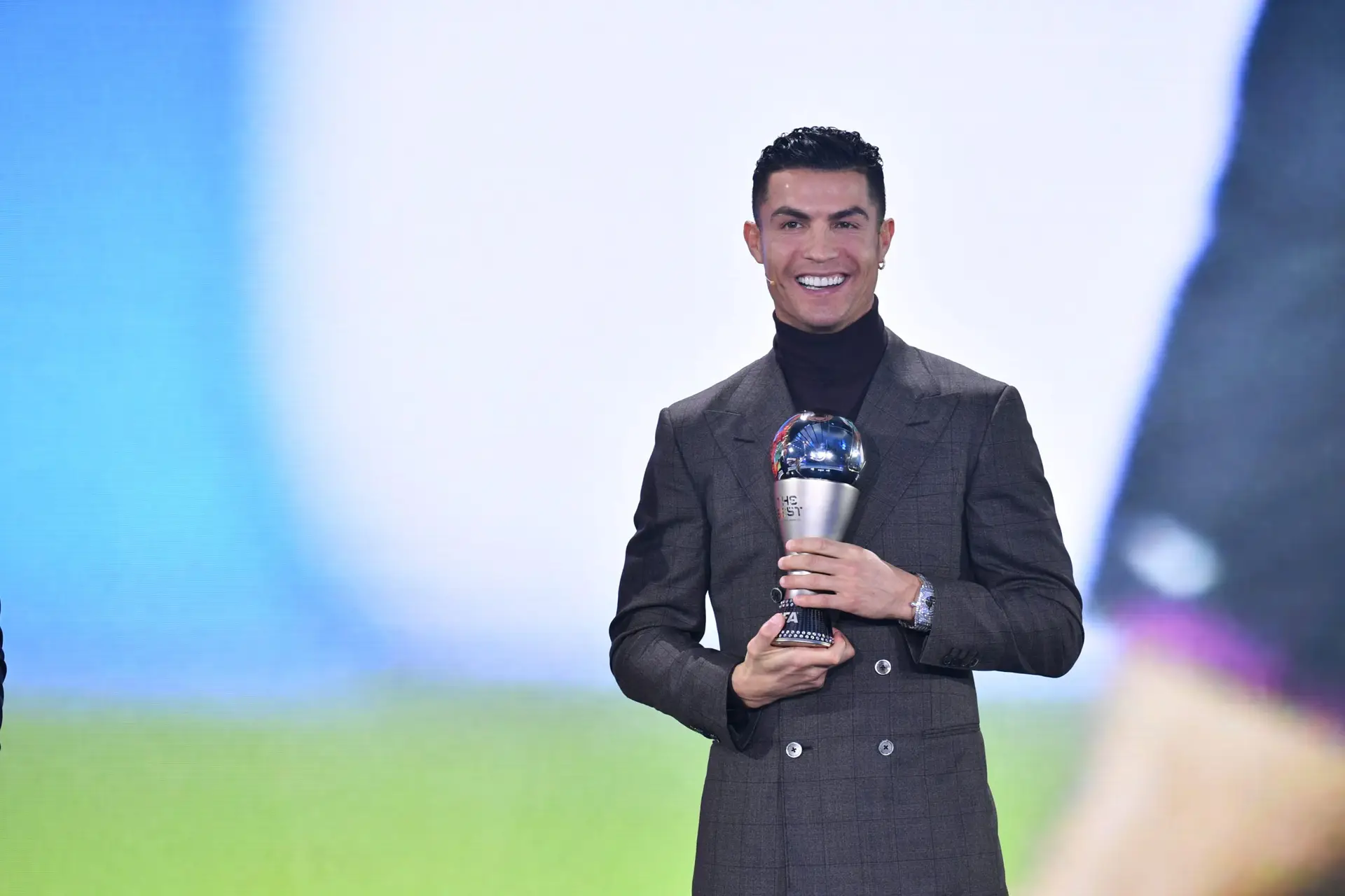 Cristiano Ronaldo ganha prêmio de melhor jogador do ano da Fifa