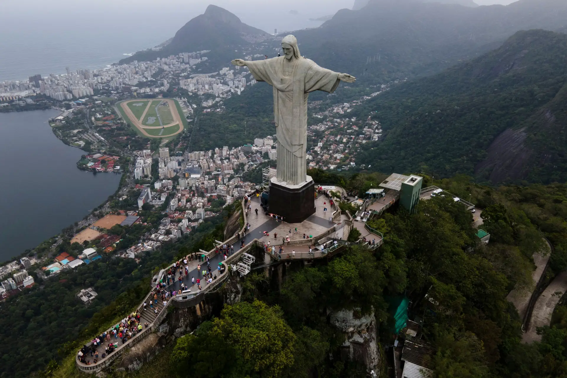 Covid-19: certificados de vacinação falsos vendidos no Rio de Janeiro por 30 euros