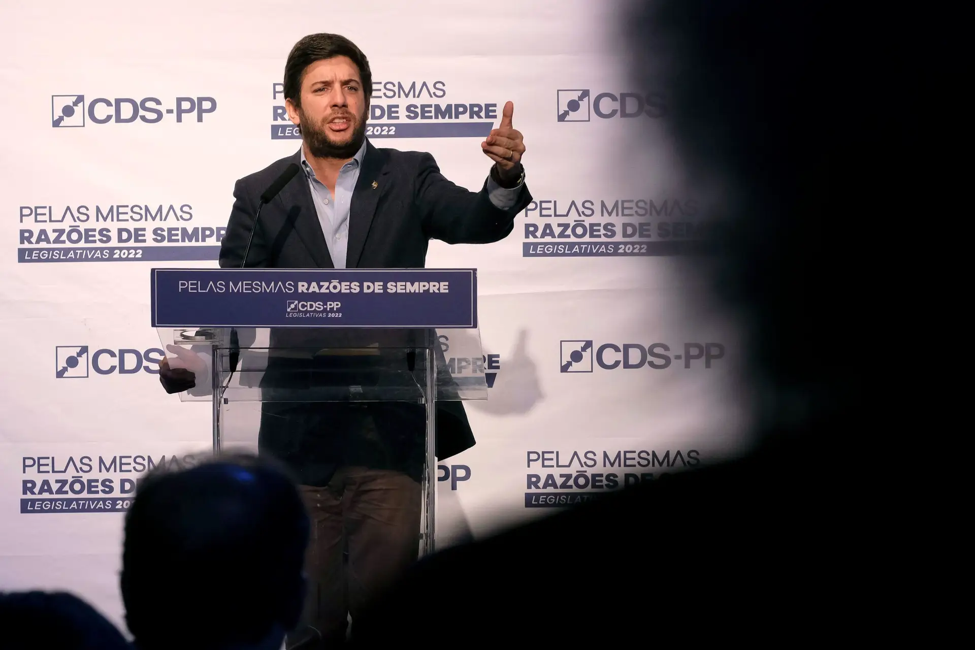 CDS é “antídoto contra liberalismo bloquista” e “fanatismo populista”, diz líder