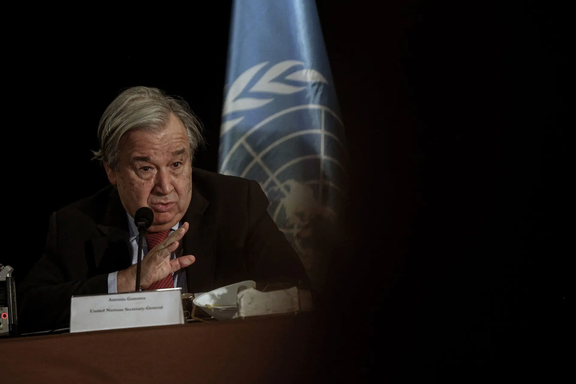 Guterres está “convencido” de que Rússia não intervirá na Ucrânia