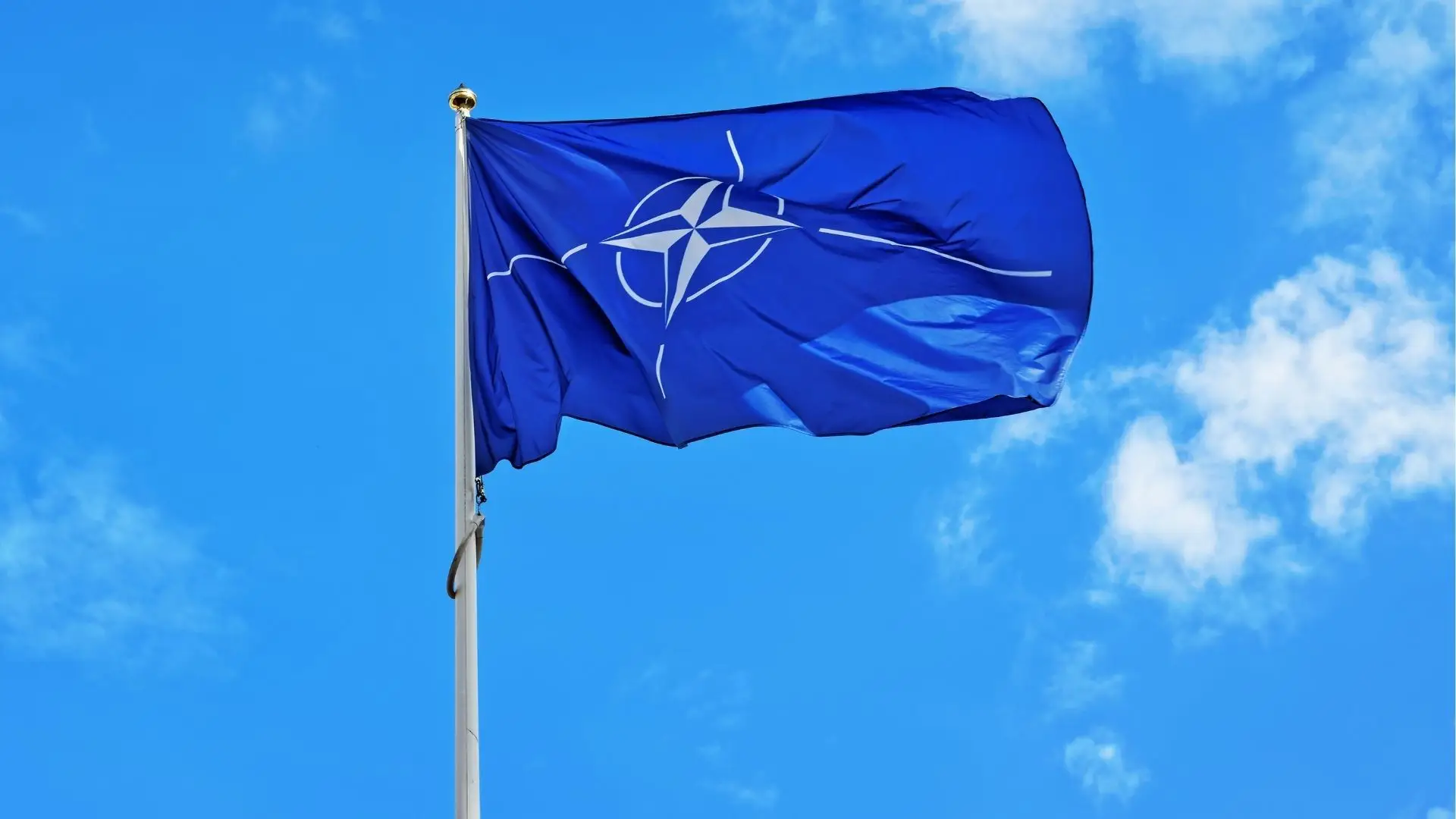 Ucrânia: ameaça russa leva NATO a reforçar meios de combate na região