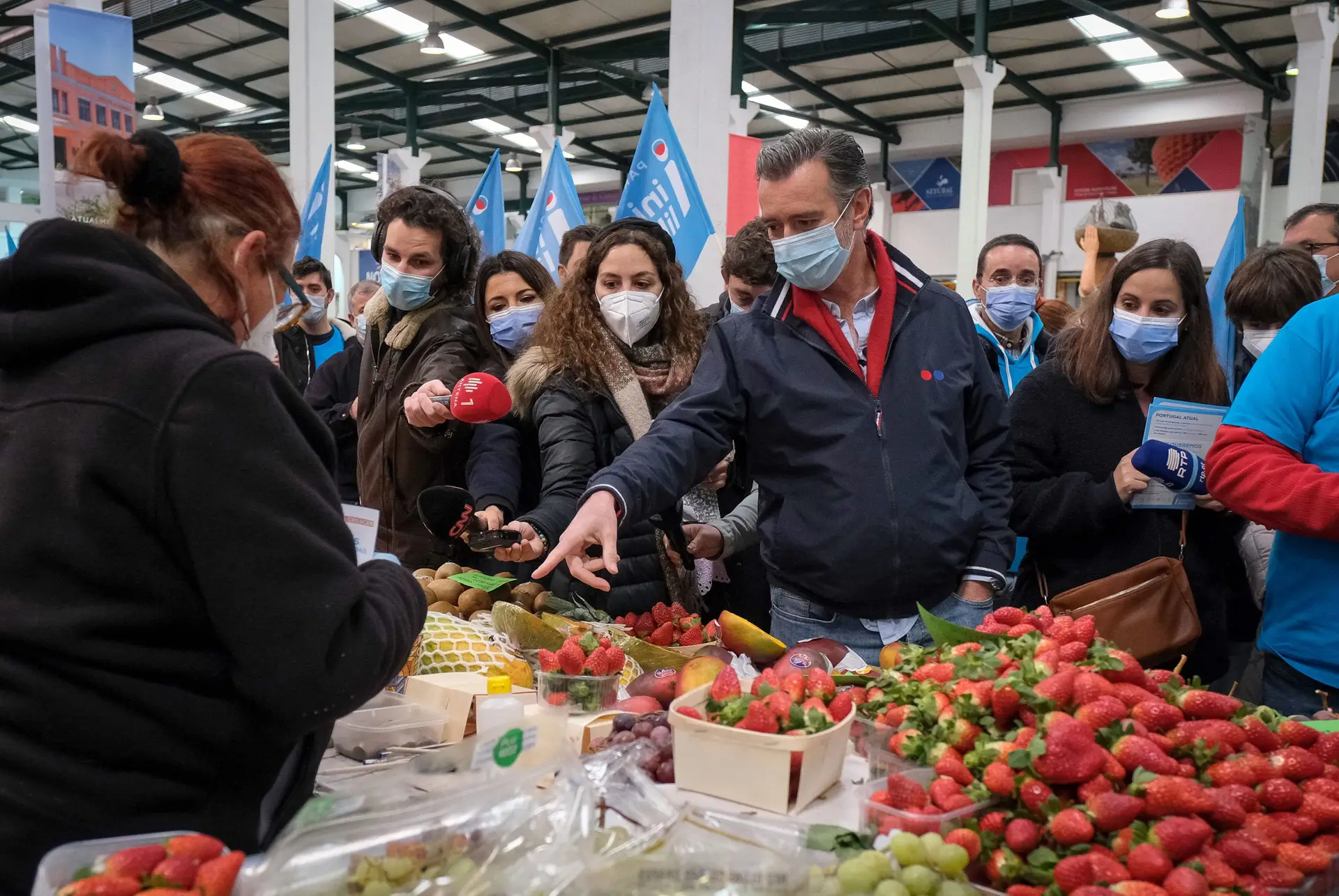 IL acusa BE de desespero e de ir ao sabor das sondagens