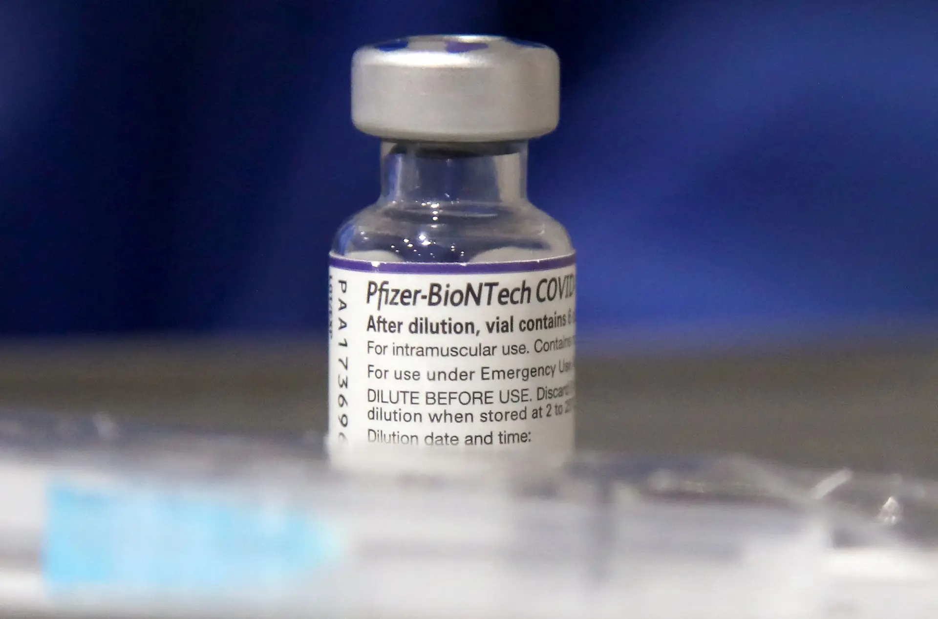 Pfizer e BioNTech iniciam recrutamento para testar vacina contra Ómicron