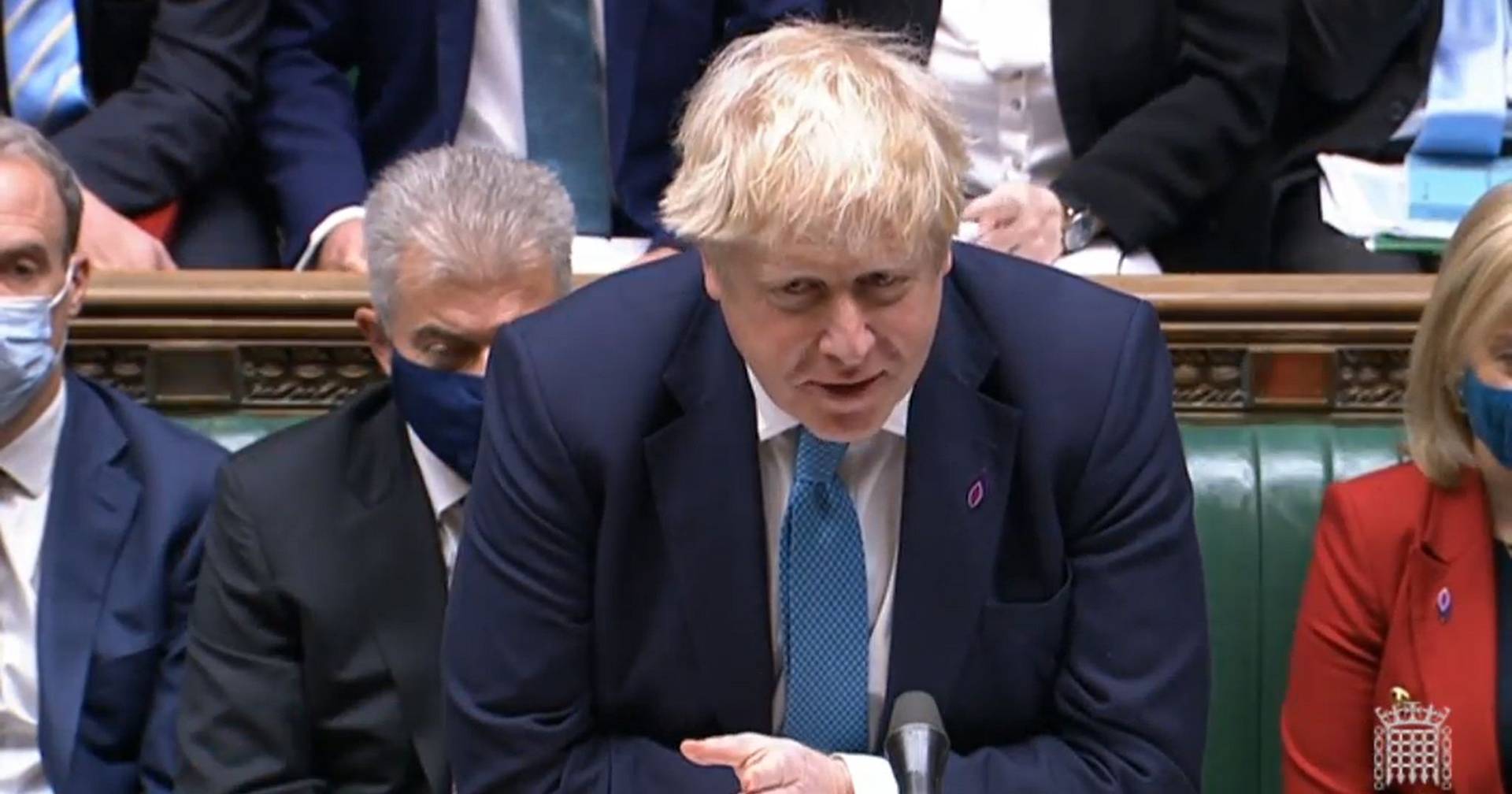 “Partygate”: Boris Johnson recusa demitir-se - SIC Notícias->