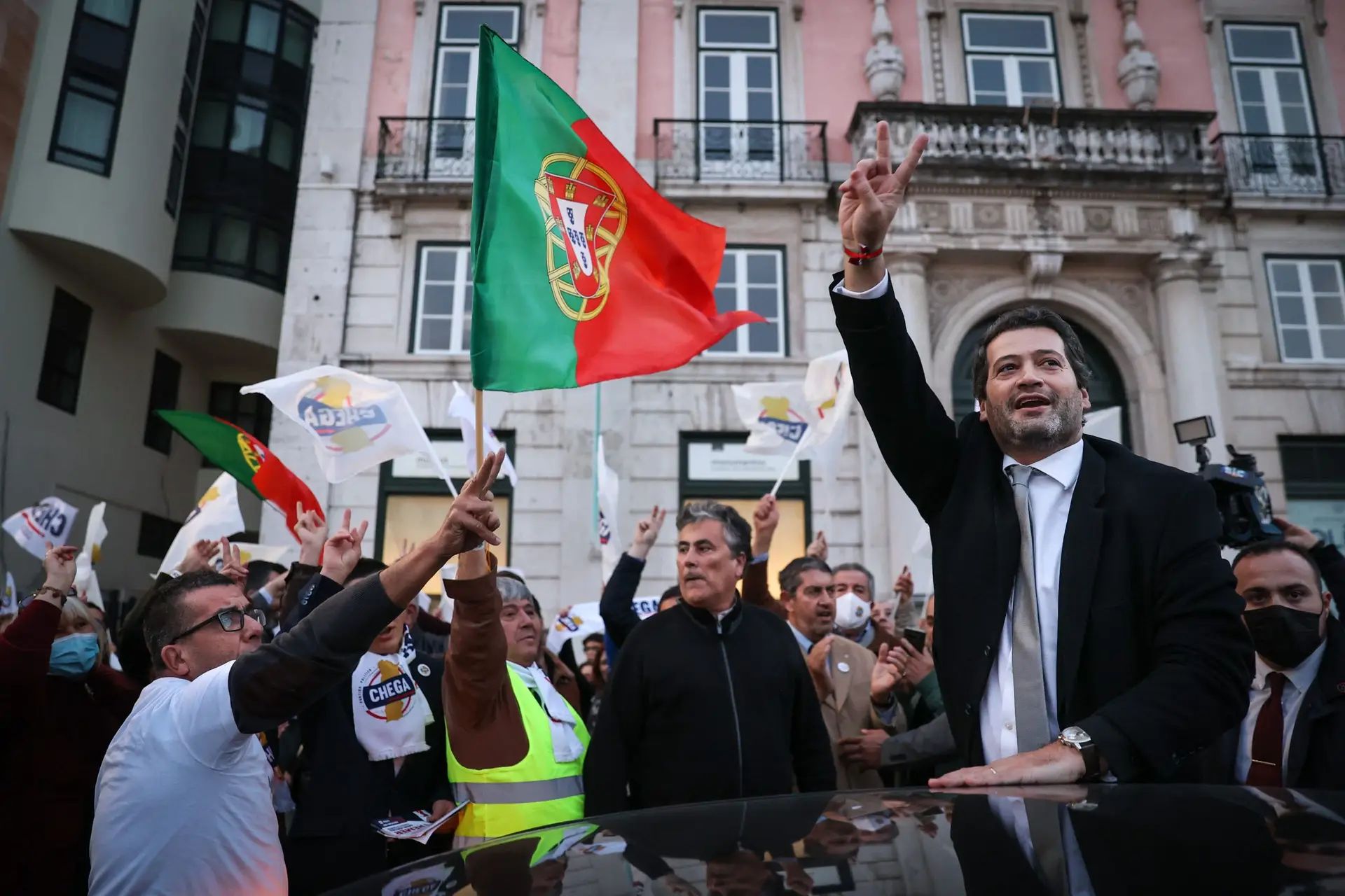 Ventura diz que bloco central seria “uma dádiva dos céus” para o Chega