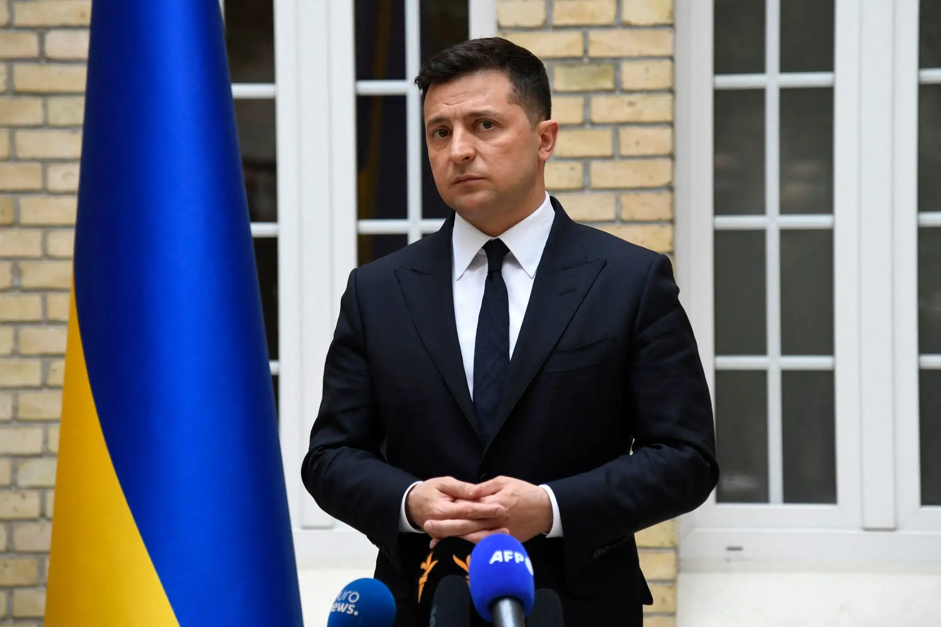 Presidente ucraniano pede a Moscovo gesto para desanuviar a tensão