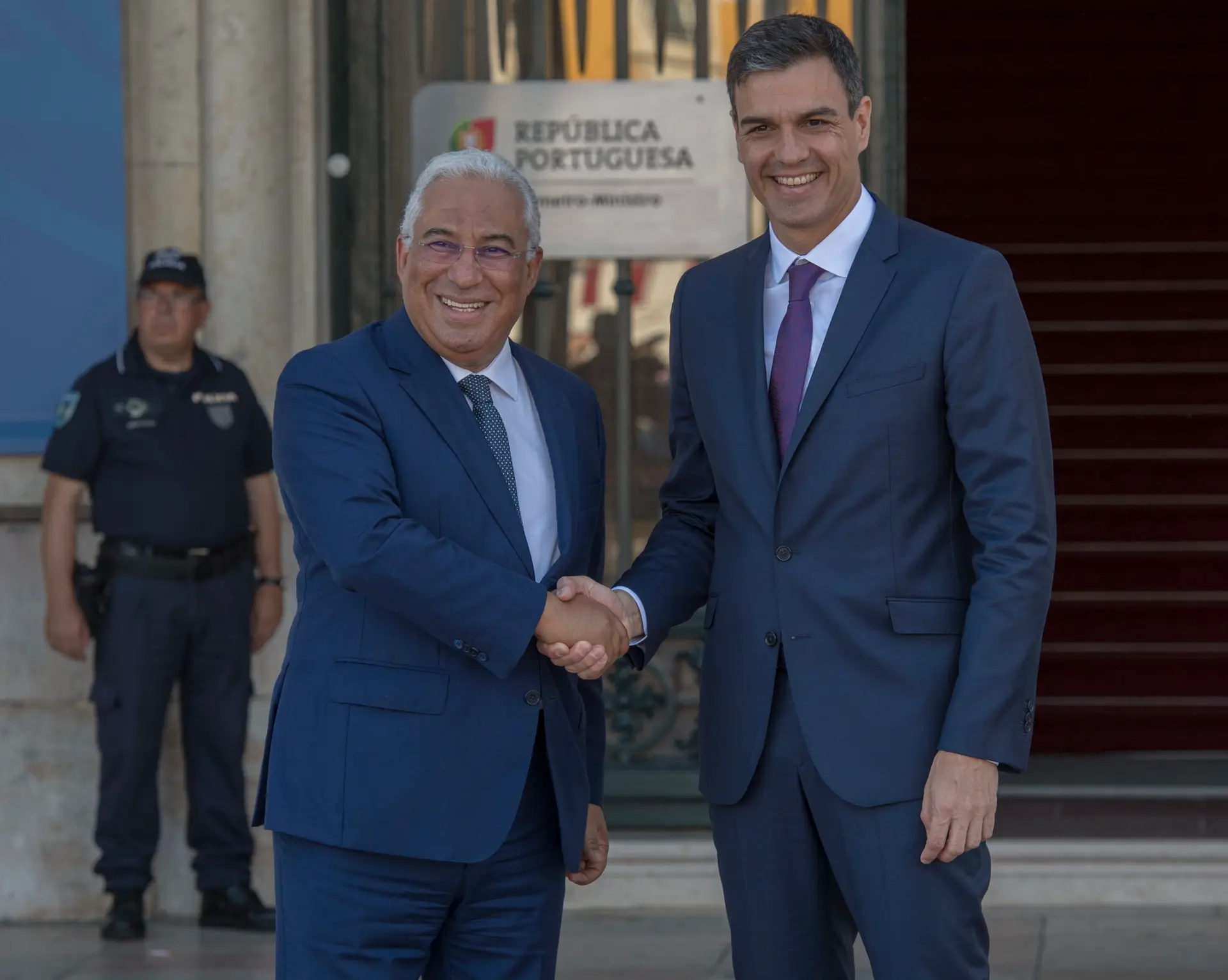 Pedro Sánchez: “Parabéns, querido António Costa, pela tua vitória”
