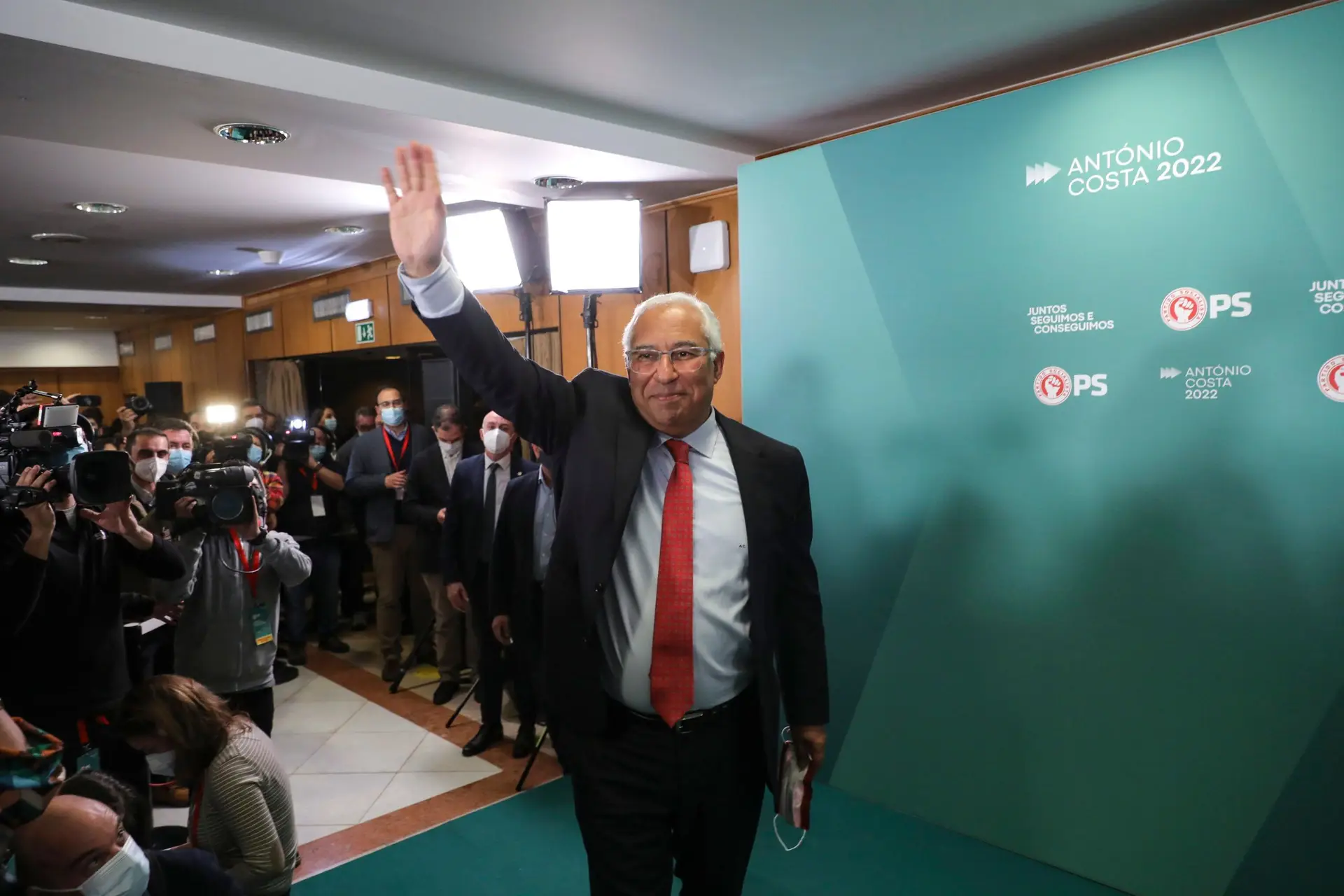 PS alcança maioria absoluta. Portugueses fazem a vontade a António Costa
