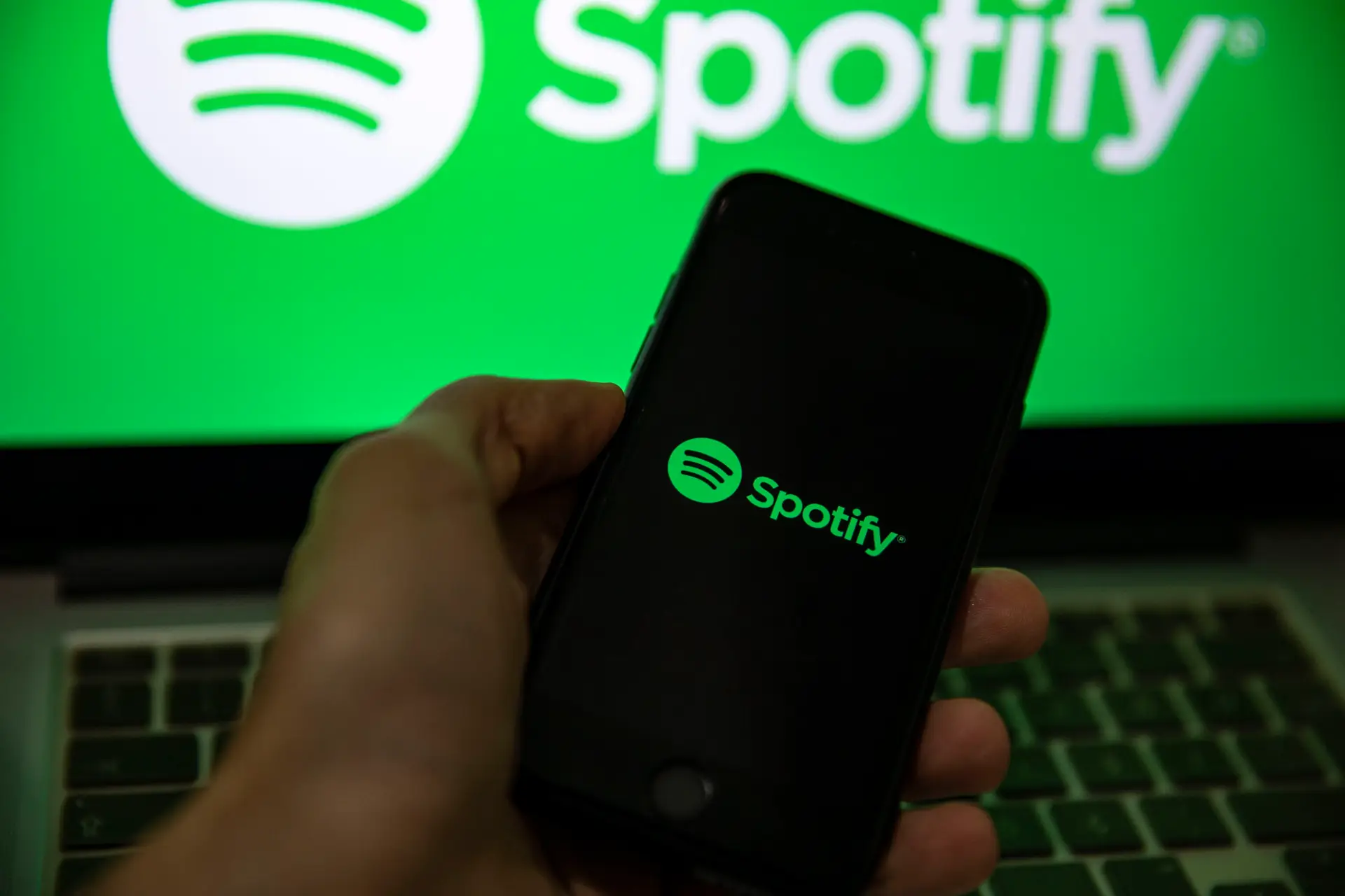 Fake News: Spotify vai tomar medidas para combater desinformação sobre covid-19
