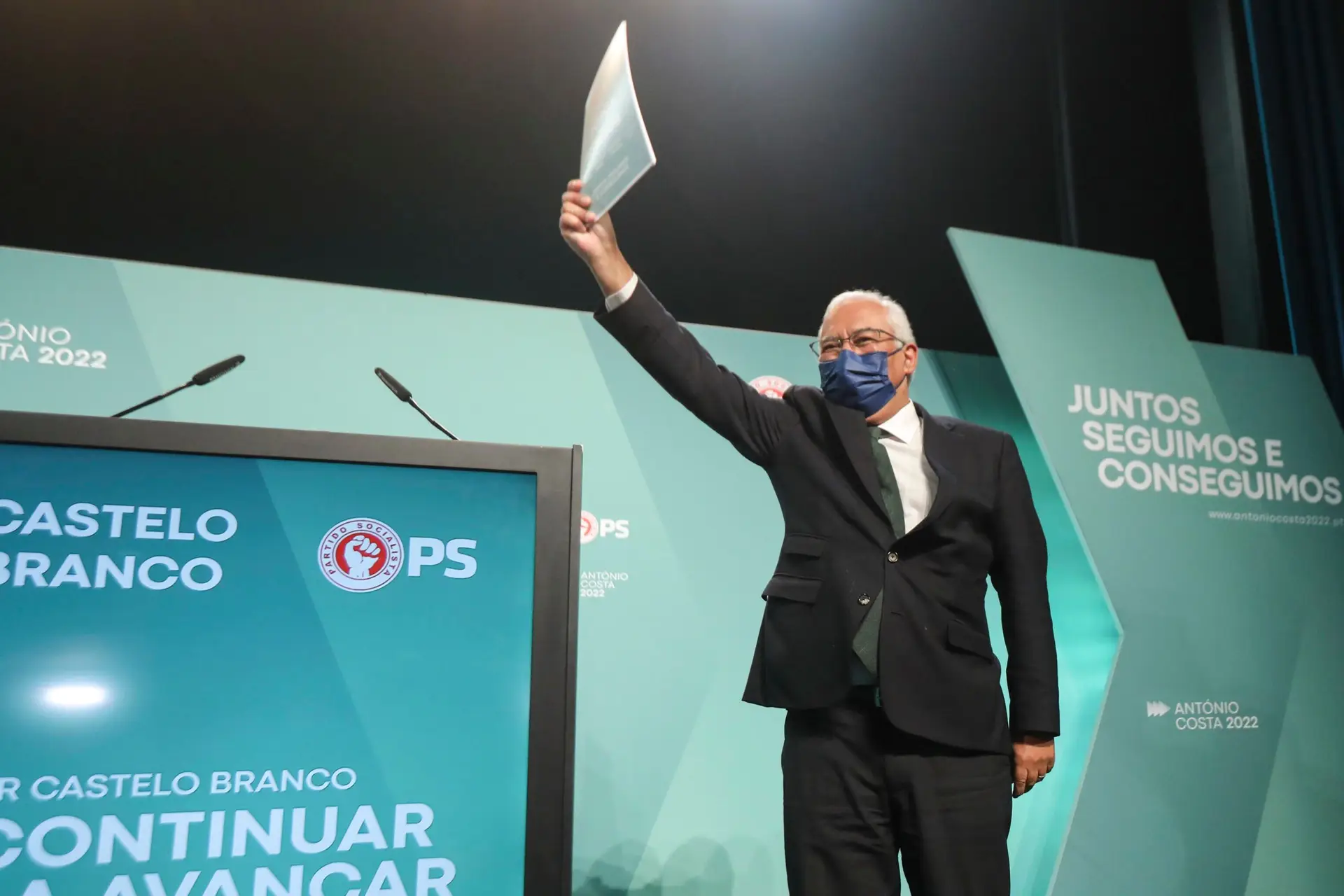 Legislativas: “António Costa conseguiu colar o BE e o PCP ao chumbo orçamental”