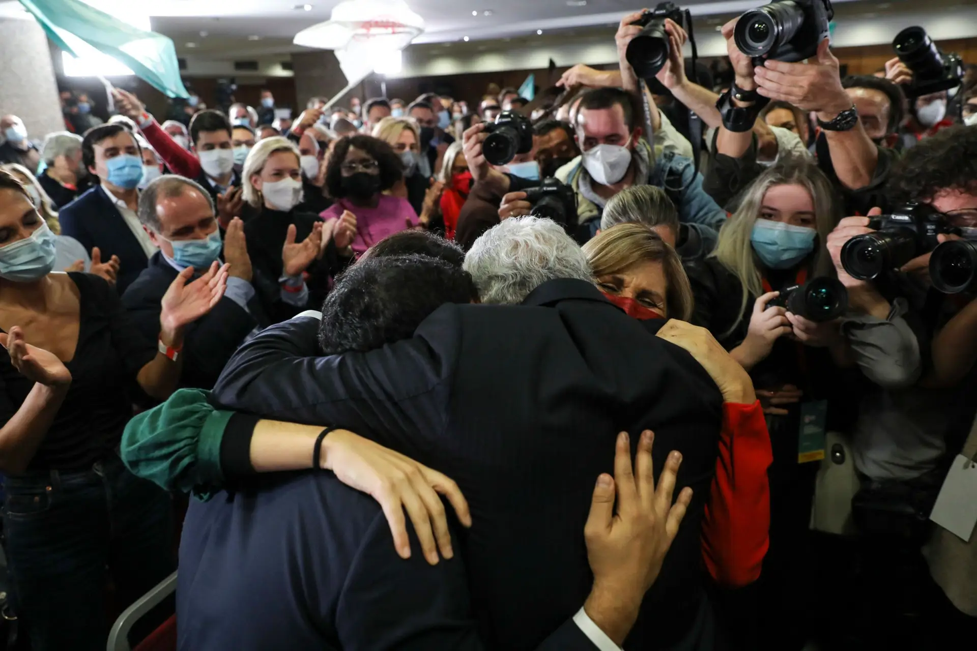 Legislativas: as fotos que marcam a noite eleitoral