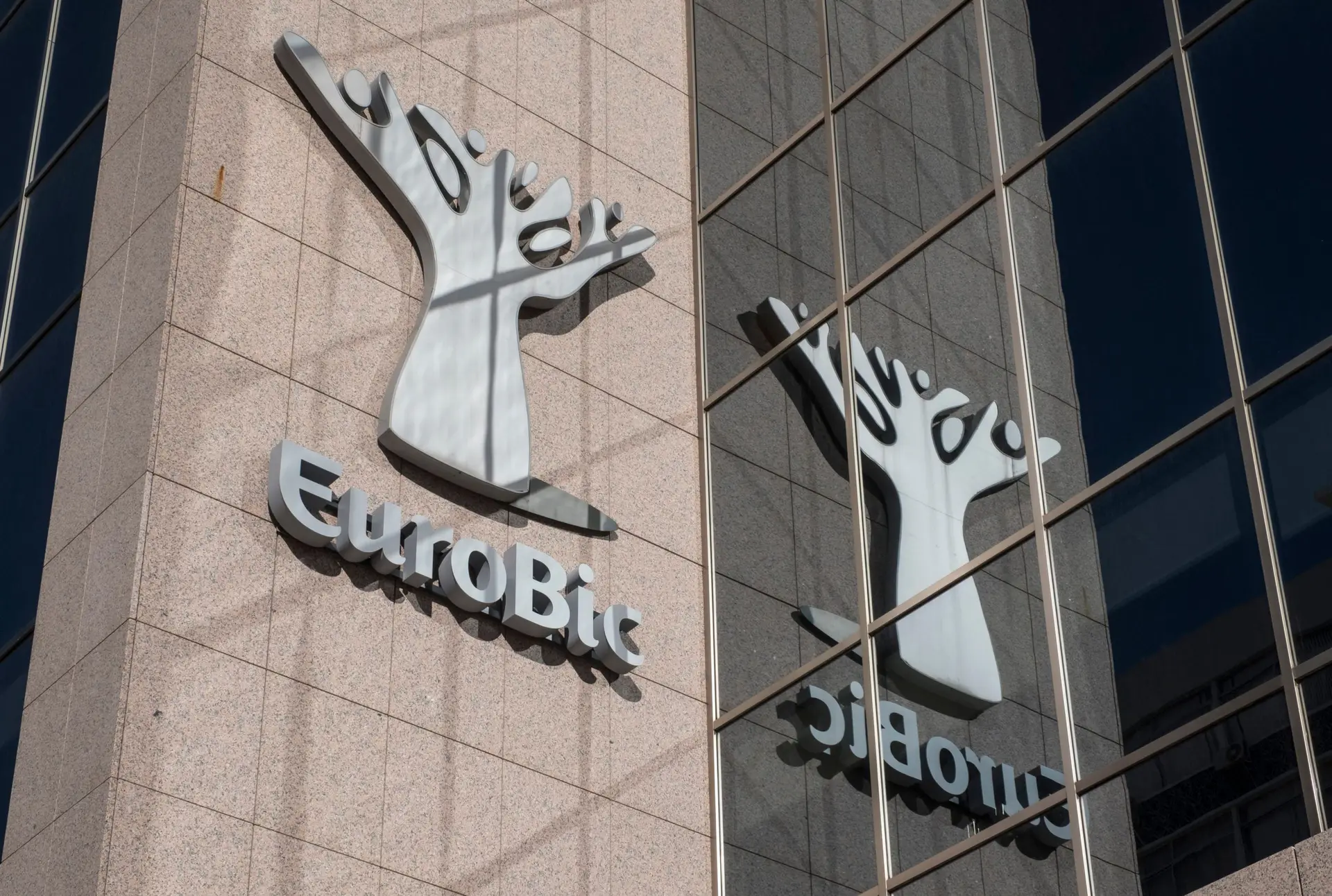 Clientes do Eurobic/Abanca pedem ao Banco de Portugal para reconhecer incumprimentos e reembolsos