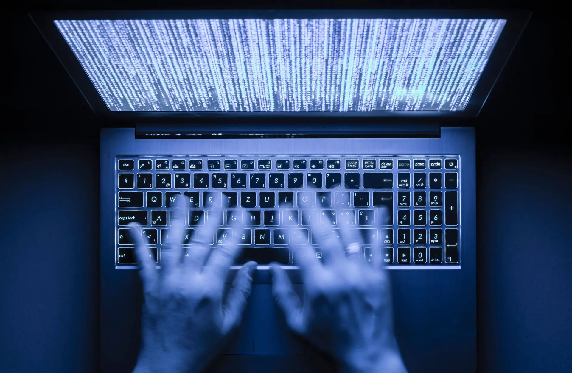 Instalações portuárias em três países europeus alvo de ataque informático