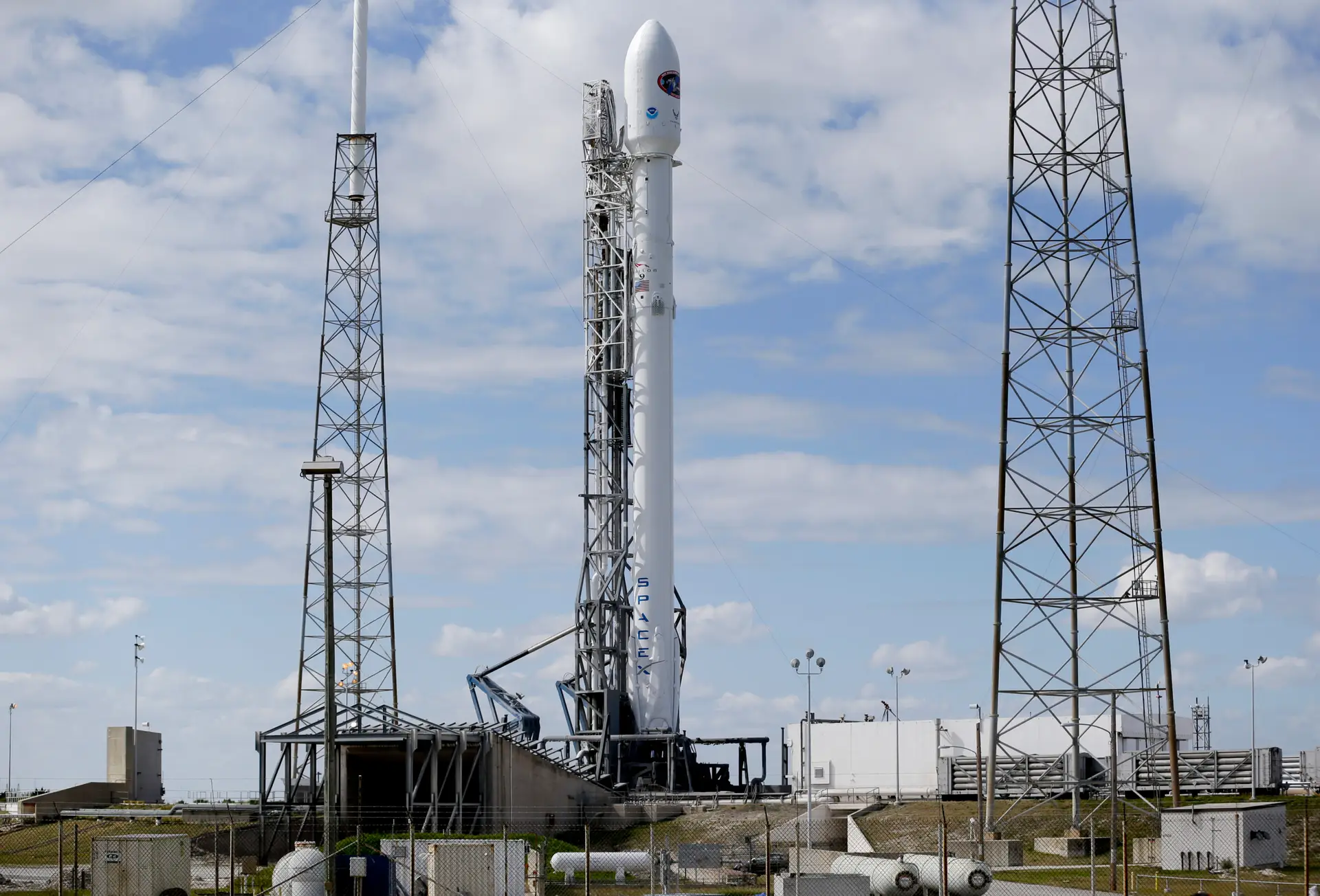 SpaceX enviou para o espaço um novo grupo de 49 satélites da sua rede Starlink
