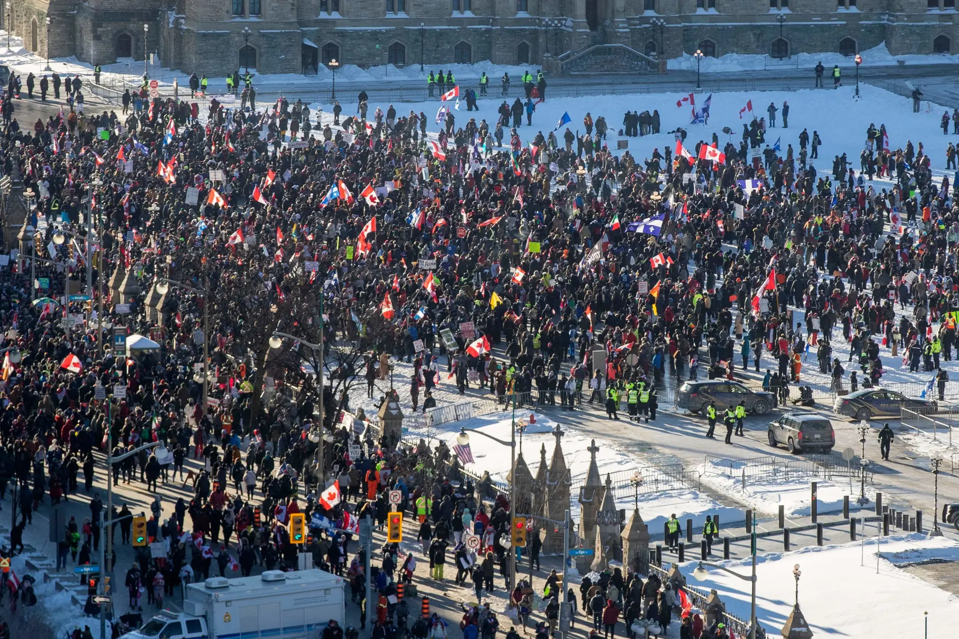 Canadá investiga financiamento de protestos anti-vacinas