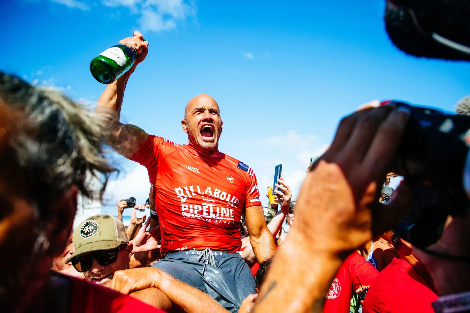 A caminho dos 50 anos, surfista Kelly Slater volta às vitórias