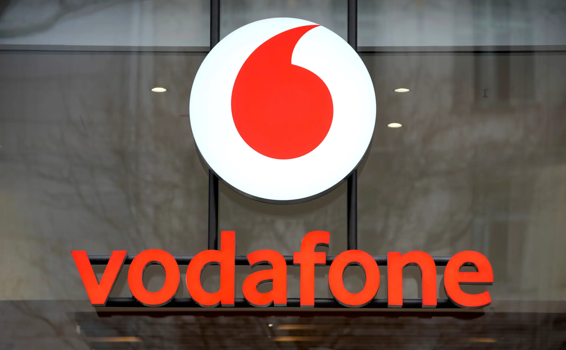 Vodafone aponta “recuperação progressiva” dos serviços de voz móvel