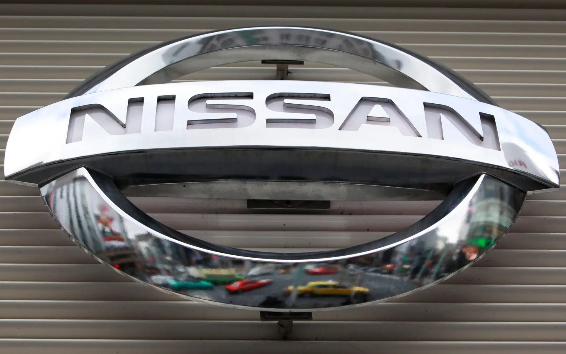 Nissan passa de prejuízo a lucro