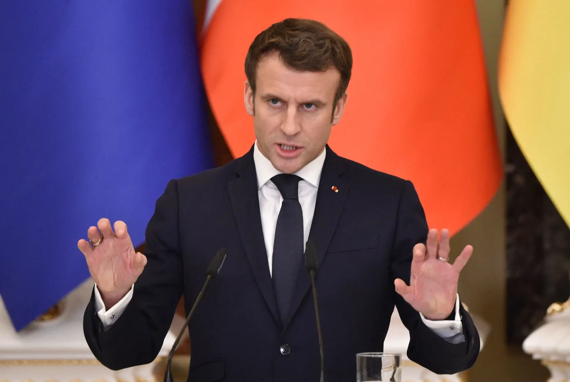 Tensão Ucrânia: próximos dias são “decisivos” para evitar nova guerra na Europa, diz Macron