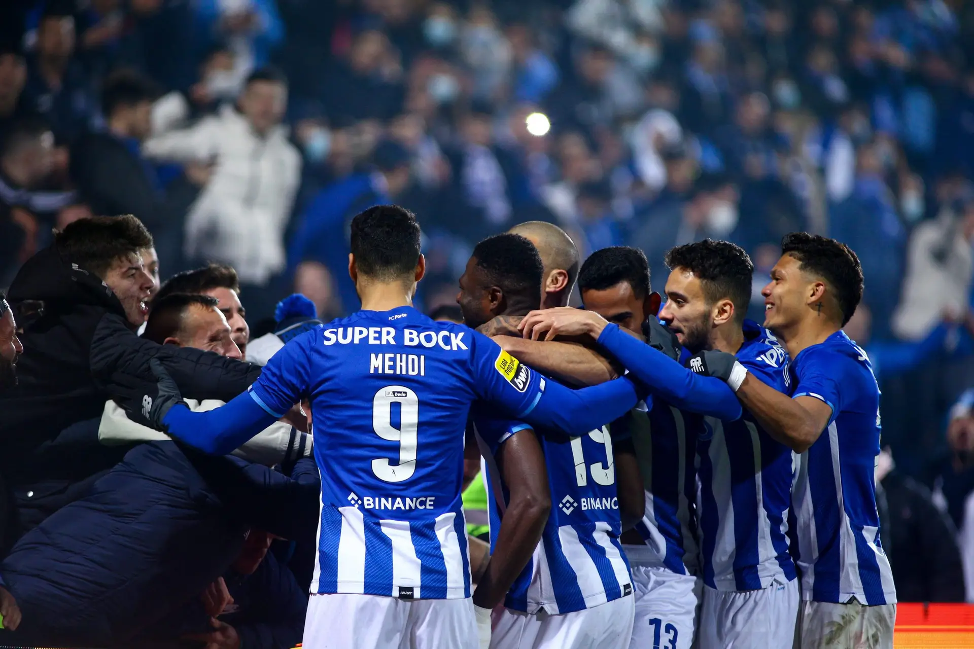 FC Porto-Sporting: 50 jogos de invencibilidade azul? Dragão cheira recorde  nacional - SIC Notícias