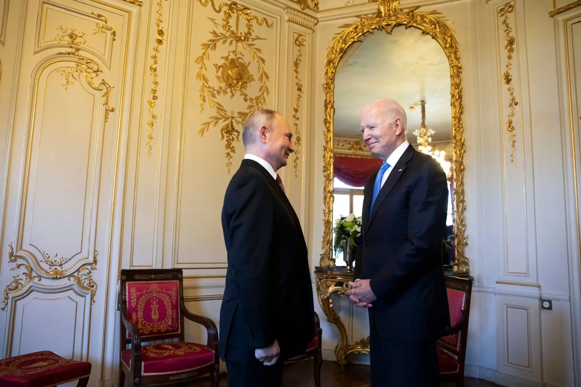 Tensão Rússia-Ucrânia: telefonema entre Putin e Biden durou uma hora