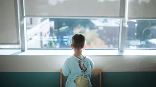 Pais deviam ter "licença para acompanhamento de filho com cancro paga a 100%"