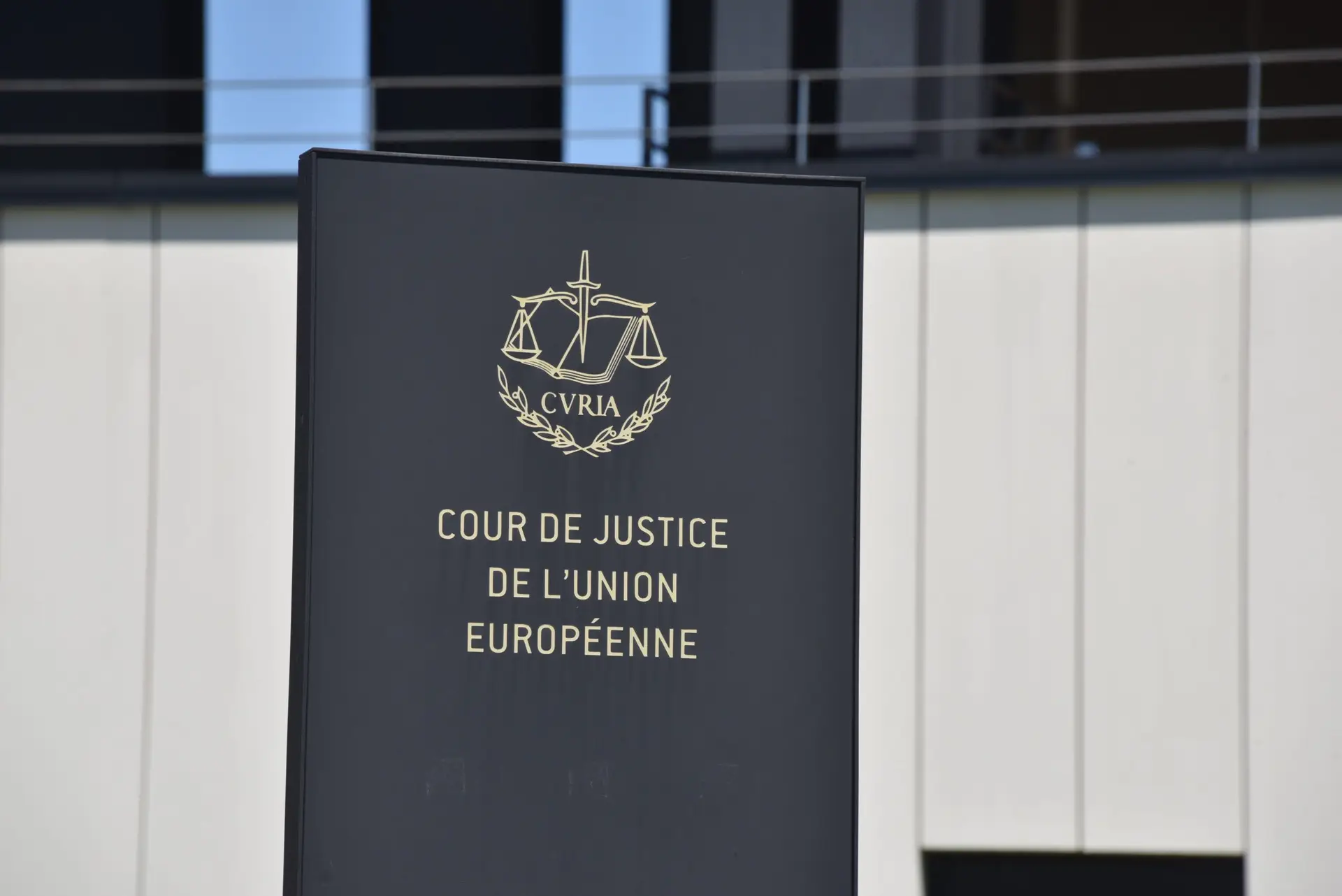 Tribunal da UE rejeita recurso da Hungria e Polónia e defende respeito pelo Estado de direito