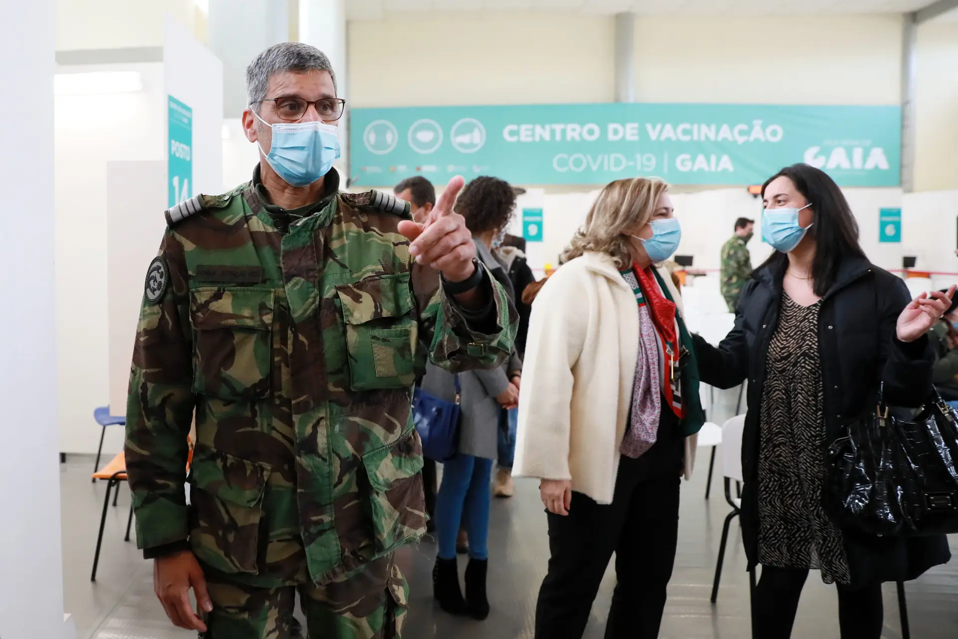 Covid-19: 3ª dose da vacina foi administrada a 80% das pessoas elegíveis