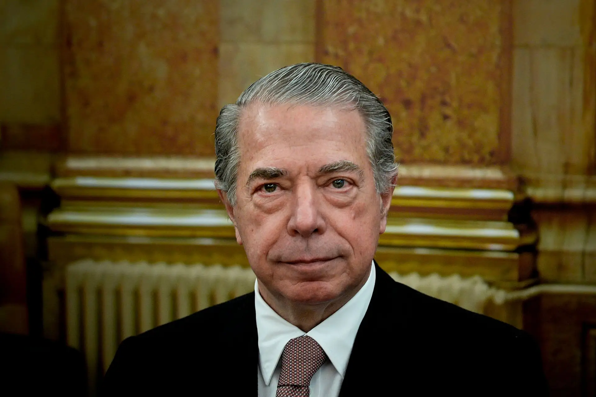 Ricardo Salgado vive de reforma de 1.200 euros e com apoio financeiro da filha 