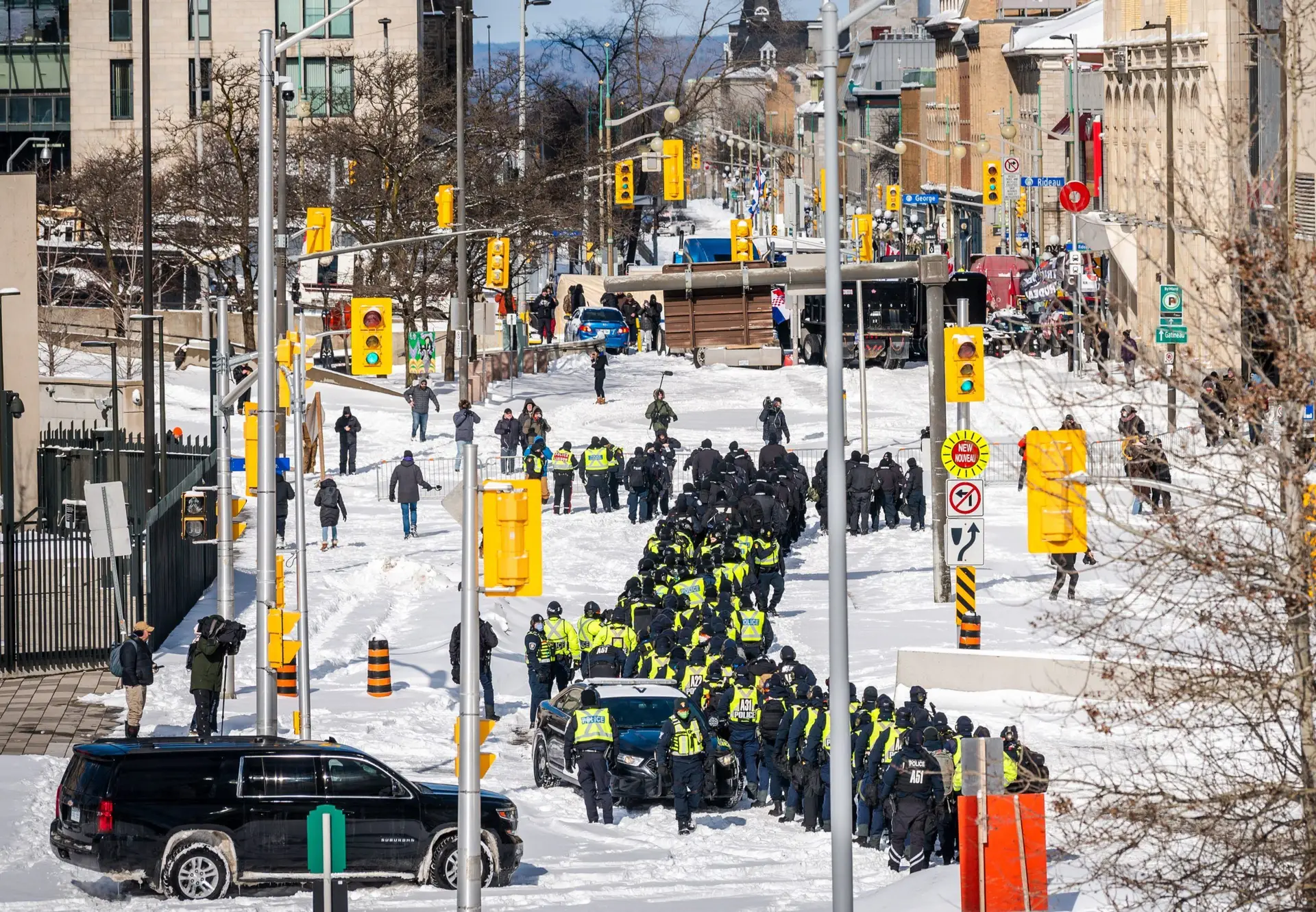 Protestos no Canadá: polícia detém manifestantes para quebrar cerco em Otava