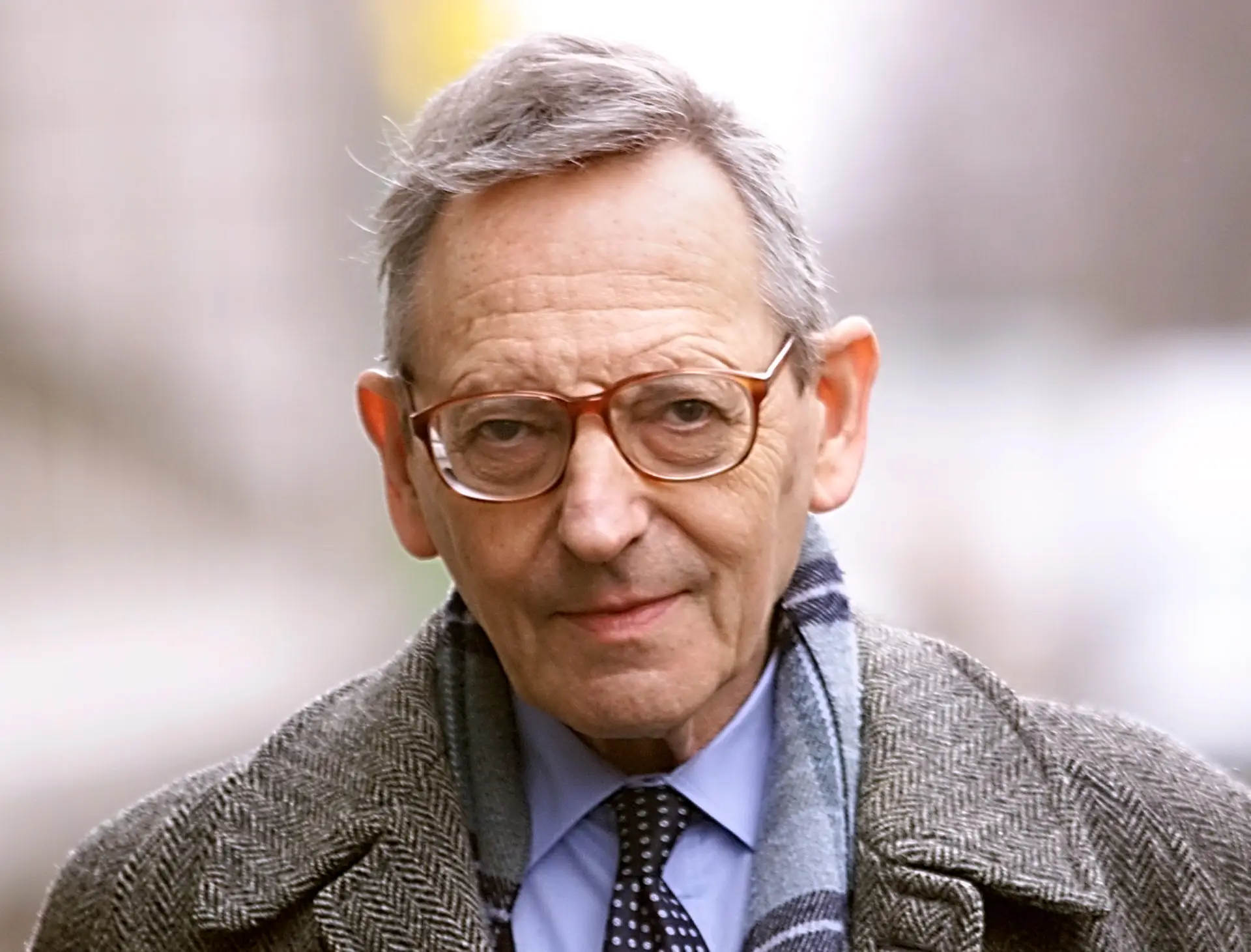Morreu François Gros, biólogo francês e pai do RNA mensageiro