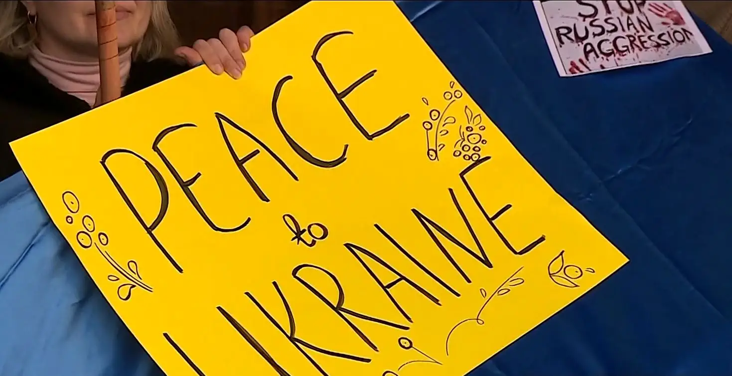 Ucranianos a viver em Portugal protestam contra Putin e a pressão russa