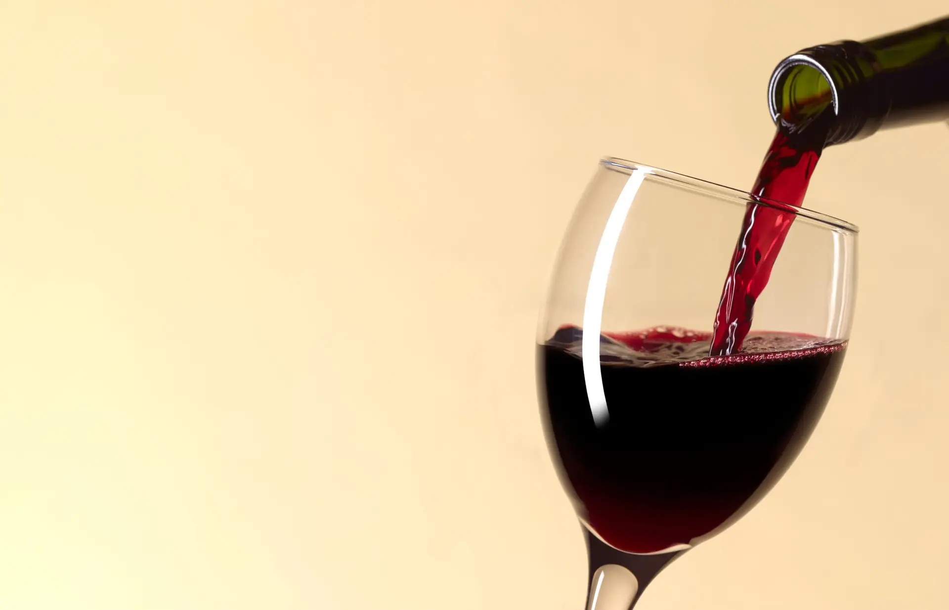 Empresa cria cuba para vinho feita em betão