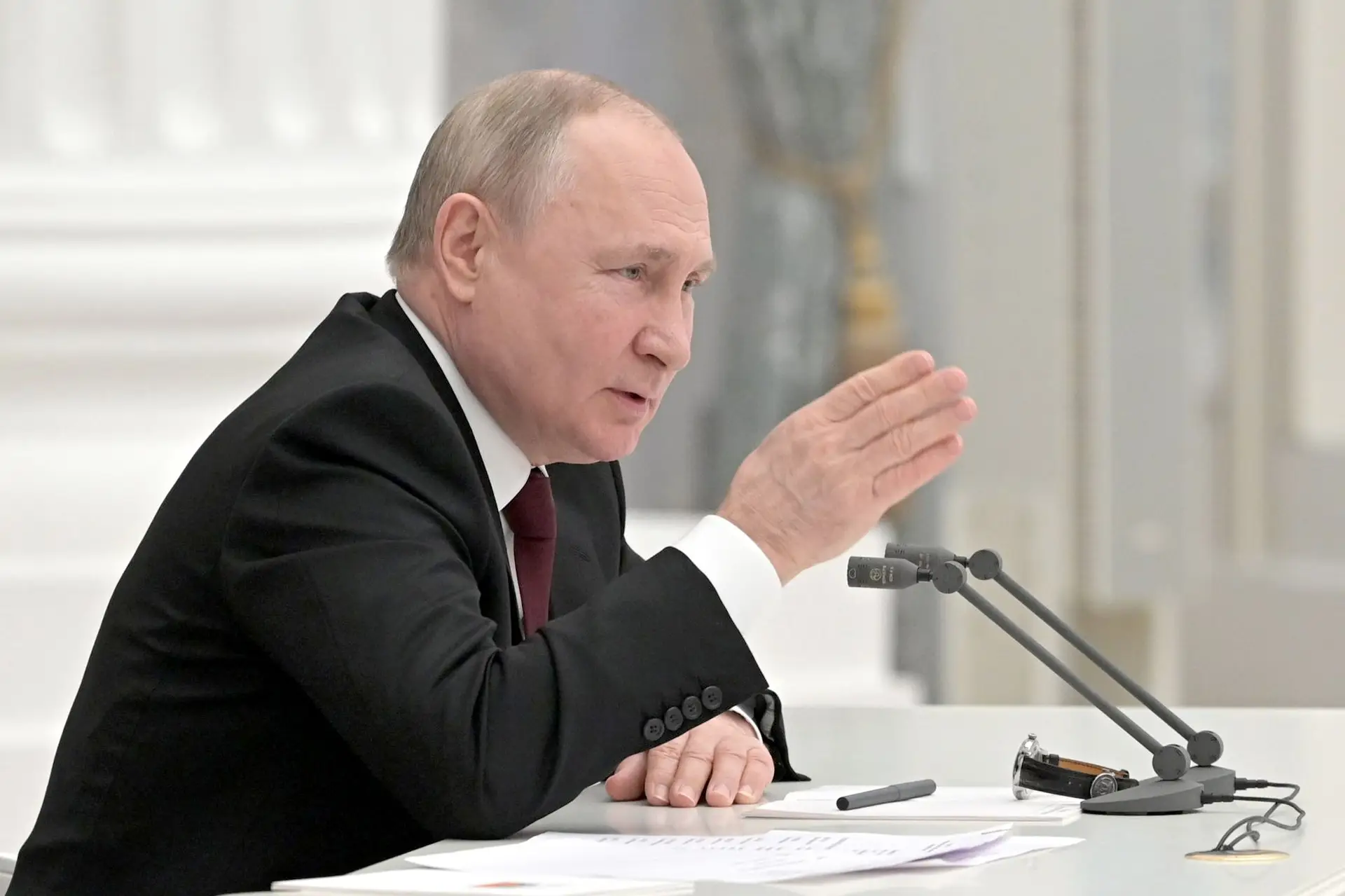 Rússia enfrenta “ameaça muito grande e grave” na Ucrânia, diz Putin