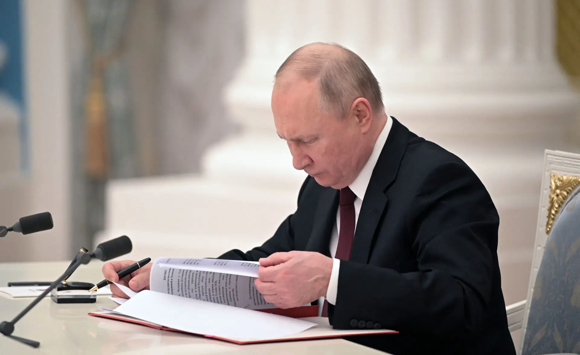 Putin reconhece independência dos territórios separatistas pró-Rússia na Ucrânia