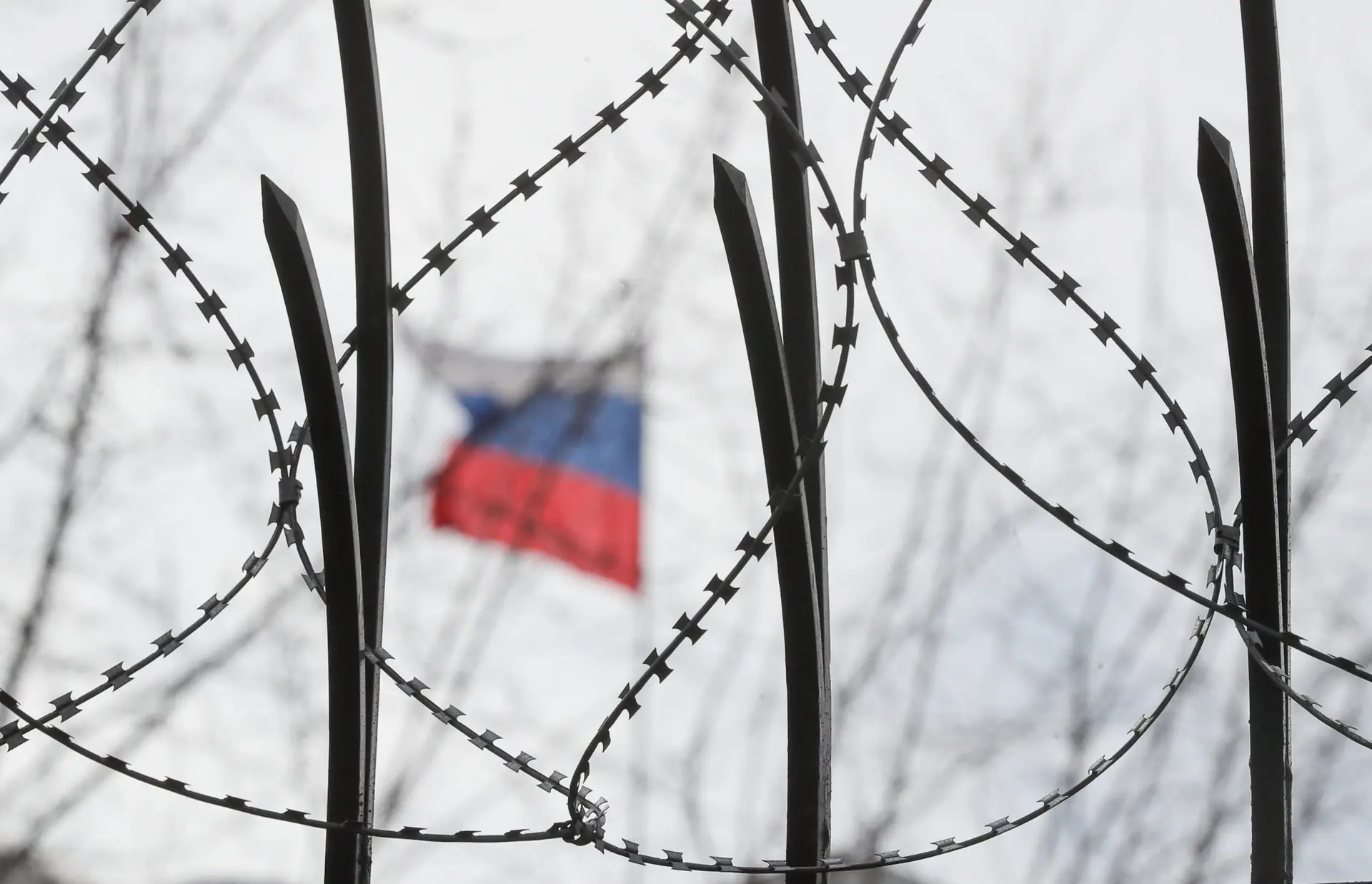 Ucrânia: União Europeia vai adotar sanções contra entidades e indivíduos russos