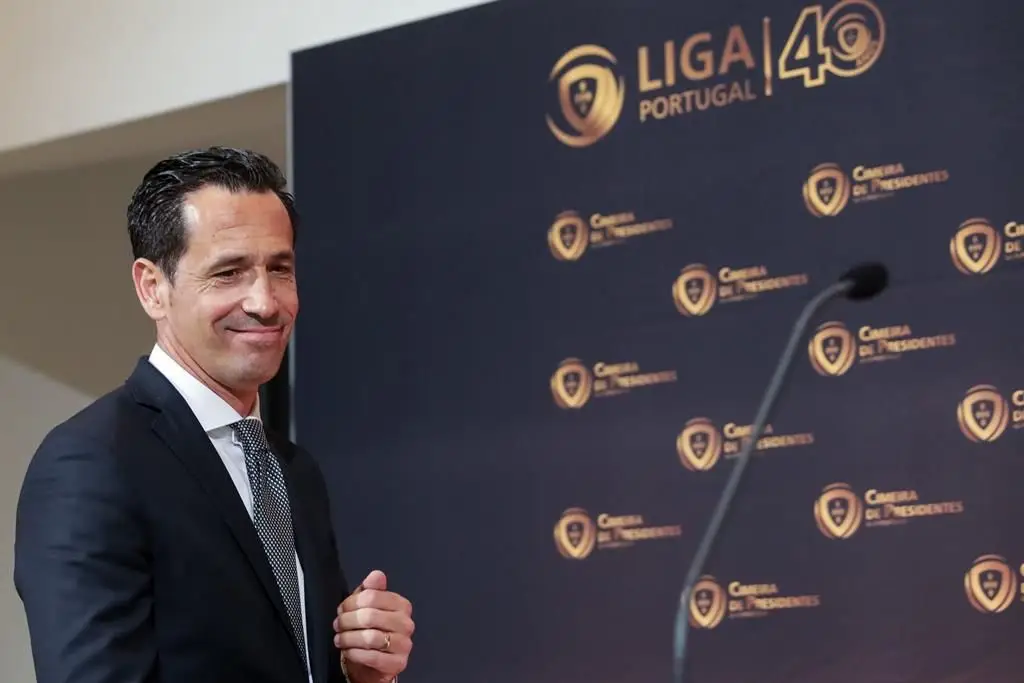 Colocada a primeira pedra da nova sede da Liga de Futebol