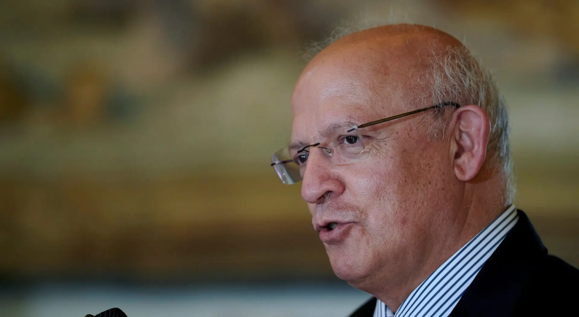 Rússia “está a seguir caminho perigoso” e se atacar um membro da NATO, “ataca todos”, avisa Santos Silva